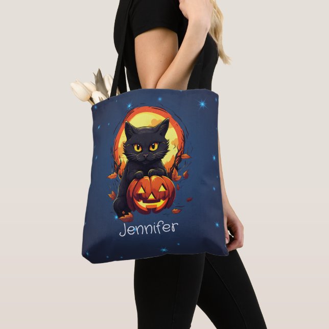 Personalisierte Schwarze Katze mit KürbisHalloween (Von Nahem)