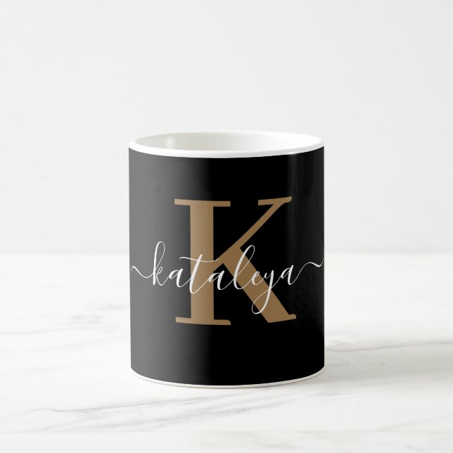 Personalisierte schwarze Monogramm-Kaffeetasse mit Kaffeetasse (Mittel)