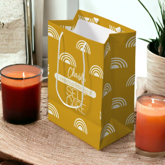 Personalisierte Selbstversorgung Mittlere Geschenktüte (Personalized Self Care Medium Gift Bag from Ricaso. Add pampering content for friends or family)