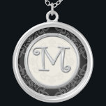 Personalisierte silberne hängende versilberte kette<br><div class="desc">Zeigen Sie Ihren Stolz in Ihren Initialen, die einen Monogrammbuchstabeanhänger tragen. Der stilvolle silberne Monogramminitialenentwurf der modischen Schmuck-Anhänger, die ausschließlich hergestellt werden, fügt einen modernen Blick Ihrer Kleidung hinzu. Der silberne zuerstanhänger macht auch ein denkwürdiges Geschenk für jeden möglichen besonderen Anlass für die wichtigen Leute Ihres Lebens. Alle Buchstaben des...</div>