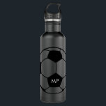 Personalisierte Soccer-Schwarz-weiß Edelstahlflasche<br><div class="desc">Personalisierte Monogramm-Initialen auf allen Schwarz-Weiß-Wasserflaschen für den Fußball-Spieler mit einem einfachen,  modernen und minimalen individuelle Name-Monogramm-Aufdruck. Ein tolles Geschenk für Damen,  Teenager und Kinderfußballspieler,  der moderne und minimale Designs für nützliche Geschenke zum Thema Fußball Liebe.</div>