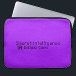 Personalisierte Sonne auf hellen Violetten Laptopschutzhülle<br><div class="desc">Das Kunstwerk enthält anpassbare Typografie,  die "Secret Intelligence by [Name]" auf lebendiger,  blauer violetter Farbe liest. Personalisieren Sie dieses Element,  indem Sie Ihren Namen hinzufügen. Für spezielle Anfragen oder Fragen wenden Sie sich bitte an den Künstler unter wafadahdalcreates@gmail.com. © Wafa Y. Dahdal - Alle Rechte vorbehalten.</div>