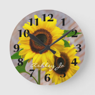 Personalisierte Sonnenblumenmauer Runde Wanduhr