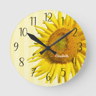 Personalisierte Sonnenblumenmauer Runde Wanduhr