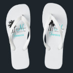 Personalisierte Strand-Hochzeit drehen Reinfälle Flip Flops<br><div class="desc">Kundenspezifische Monogramm-Reise-Hochzeit drehen Reinfälle für Strand-Hochzeiten um. Fertigen Sie mit Ihren Namen, Datum, Monogramm, verheirateten Initiale des letzten Namens und Bestimmungsort besonders an. Ein großes willkommenes Geschenk für Ihre Gäste. Stellen Sie Fußbekleidung für Ihre Gäste für die Strandzeremonie zur Verfügung. Bringt die personalisierte Hochzeitsstrand-Taschentasche in unserem Speicher zusammen, den Sie...</div>