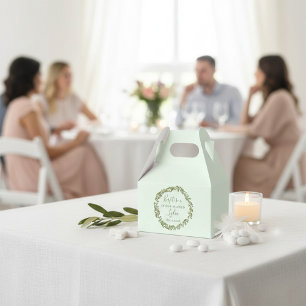Personalisierte Taufgeschenkbox mit Olivenkranz Geschenkschachtel
