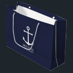 Personalisierte Trauzeuge der Nautischen Marine Große Geschenktüte<br><div class="desc">Nautical Personalisiert Trauzeugen Geschenk Dieses Design bietet einen weißen Anker und den Namen des personalisierten Trauzeugen mit dem Titel in der weißen klassischen Serif-Schriftart-Stil auf marineblau Hintergrund. Auch perfekt für Trauzeuge,  Brautvater und mehr.</div>