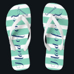 Personalisierte Trauzeugin Marine und Minze Flip Flops<br><div class="desc">Navy Blue and Mint Stripes Pattern - Ändern Sie die Farbe,  indem Sie auf Anpassen klicken. Und sagen Sie alles,  was Sie gewollt haben. Machen Sie diese eine Art Flip Flops,  die Ihre Nachricht auf ihnen haben. Sei das Gerede vom Strand!</div>