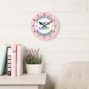 Personalisierte Uhr mit Ihrem Firmenlogo und Text