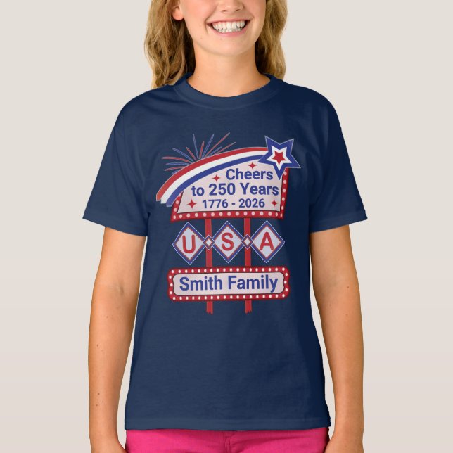 Personalisierte USA 250–Patriotische Retro-Markise T-Shirt (Vorderseite)