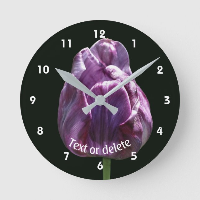 Personalisierte violette Tulpenblume  Runde Wanduhr (Vorderseite)