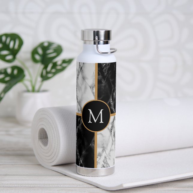 Personalisierte Wasserflasche mit Buchstabe Faux-M Trinkflasche (Yoga)