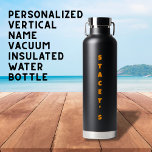 Personalisierte Wasserflasche Trinkflasche<br><div class="desc">Mit unserer personalisierten Vakuum-Isolierwasserflasche mit vertikal bedrucktem Namen behalte du deine Getränke bei perfekter Temperatur! Diese langlebige, doppelwandige Flasche behalte Getränke stundenlang kalt und über längere Zeiträume heiß. Passen Sie es mit jedem Namen oder Text an, um einen einzigartigen und praktischen Weg zu finden, Hydrid bleibe. Ideal für Reisen, Arbeit,...</div>