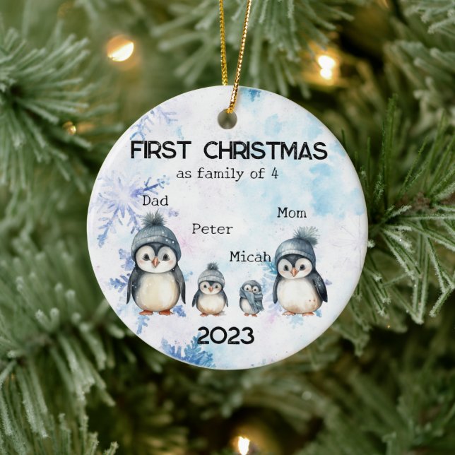 Personalisierte Weihnachten als Familie von 4 Jahr Keramik Ornament (Baum)