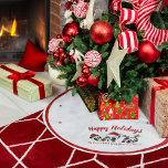 Personalisierte Weihnachten Pandas Polyester Weihnachtsbaumdecke<br><div class="desc">Dieses Personalisierte Pandas Design wird Sie mit Holiday Cheer füllen. Sie können alle Texte personalisieren,  um etwas Anderes zu sagen,  wenn Sie möchten,  oder Sie können es behalten,  als ob Sie das Original bewundern. Gute Ferien!</div>