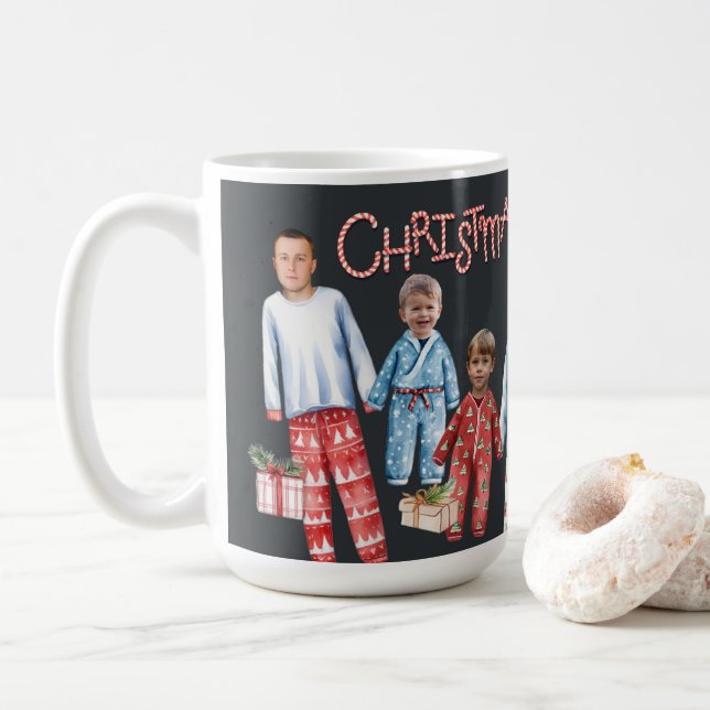 Personalisierte Weihnachts Pajamas Foto Tasse (Mit Donut)