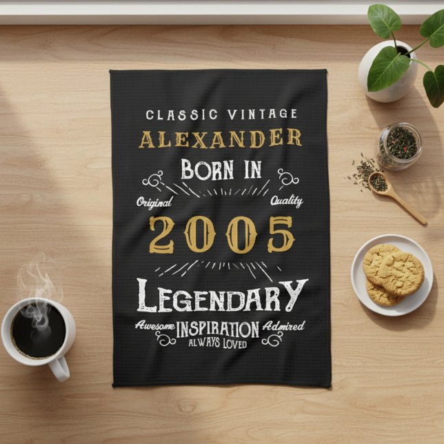 Personalisierter 21. Geburtstag 2005 Vintage Legen Geschirrtuch (Born 2005 legend kitchen towel. Kitchen worktop background.)