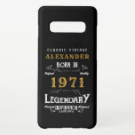 Personalisierter 50. Geburtstag Geboren 1971 Vinta Samsung Galaxy S10  Hülle<br><div class="desc">Das Samsung SGH-X500 ist ein personalisiertes Handy-Design für die Geburtstagsfeier, die 1971 für geborene ab 50 Jahre veranstaltet wurde. Fügen Sie den Namen zu diesem Vintagen Retro-Stil Schwarz, Weiß und Gold für ein maßgeschneidertes 50. Geburtstagsgeschenk hinzu. Bearbeiten Sie den Namen und das Jahr einfach mit der Vorlage. Ein wunderbares, individuelles,...</div>