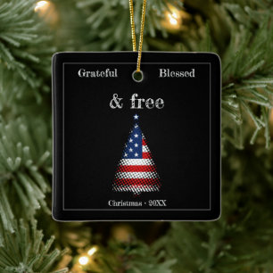 Personalisierter amerikanischer Flag-Weihnachtsbau Keramikornament