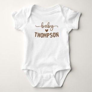 Personalisierter Babyname, benutzerdefiniert bald  Baby Strampler