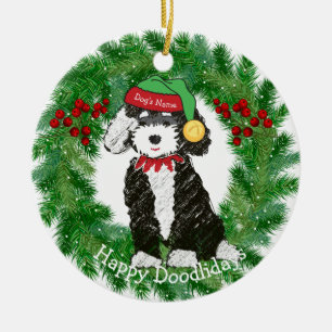 Personalisierter Bernedoodle-Weihnachtself Keramik Ornament