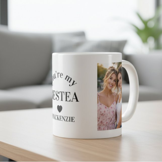 Personalisierter Bestea (Bestie + Tee) Text 2 Foto Kaffeetasse (Personalized Bestea (bestie + tea) text 2 photos Coffee Mug
by Ricaso. A fun pun friendship BFF mug)