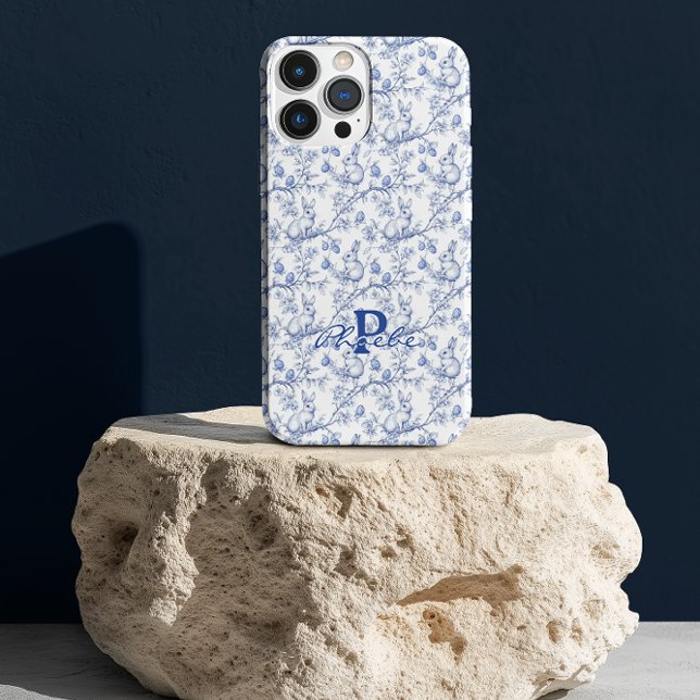 Personalisierter blauer Chinoiserie-Hase iPhone Hülle (Von Creator hochgeladen)