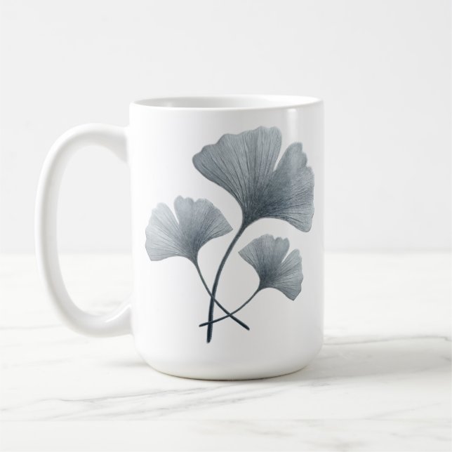 Personalisierter blauer Ginkgoblatt-Name Kaffeetasse (Links)