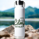 Personalisierter Camp Bach Junggeselinnen-Abschied Trinkflasche<br><div class="desc">Genießen Sie Ihren Abenteuerlust mit unserer Personalisierten Camp Bach Junggeselinnen-Abschied Custom Water Flasche - eine wesentliche Ergänzung zu Ihrem Bachelorette-Fest. Diese maßgeschneiderte Wasserflasche fügt sich nahtlos in den personalisierten Stil ein und ist somit das perfekte Accessoire für Ihre Camping-Bachelorette-Dekoration. Die neutrale, waldgrüne Farbe verleiht Ihrem Hüttenbach eine Touch der Ruhe...</div>