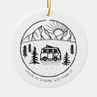 Personalisierter Camper Van Outdoor Trip Year Revi Keramik Ornament