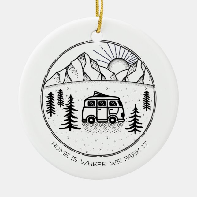 Personalisierter Camper Van Outdoor Trip Year Revi Keramik Ornament (Vorne)