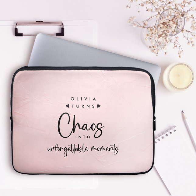 Personalisierter Chaos-Koordinator Pink Laptopschutzhülle (Von Creator hochgeladen)