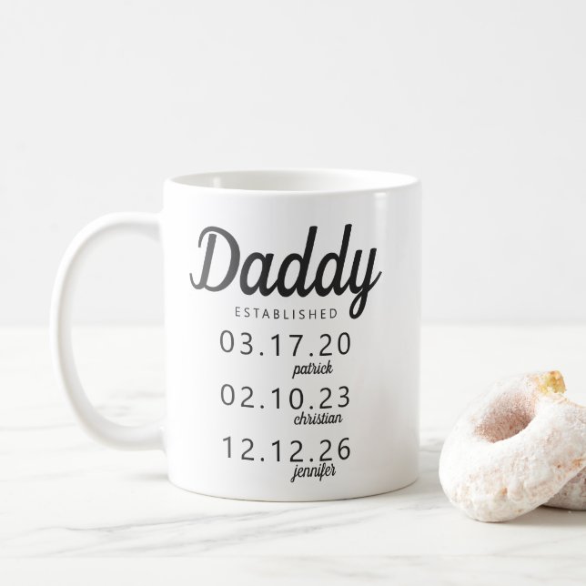Personalisierter Daddy als Geburtsname des Kindes Kaffeetasse (Mit Donut)
