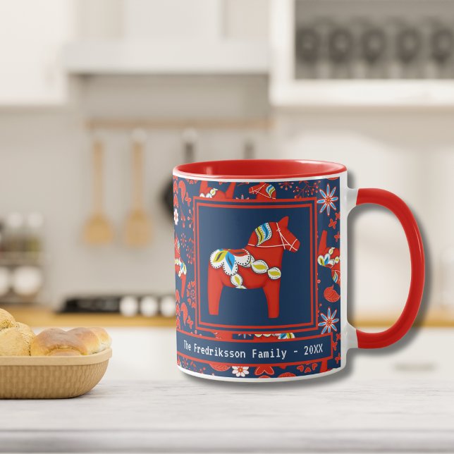 Personalisierter Dala-Pferd-Weihnachtsbecher Tasse (Von Creator hochgeladen)