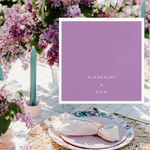 Personalisierter dunkler Lavendel-Hochzeitscocktai Serviette