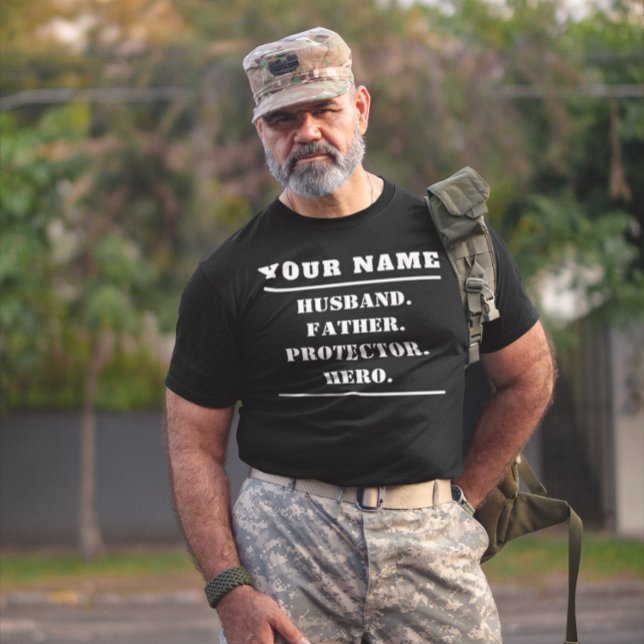 Personalisierter Ehemann Vater Protector Hero T-Shirt (Von Creator hochgeladen)