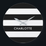 Personalisierter Eleganter Luxus Schwarz-Weiß Stre Große Wanduhr<br><div class="desc">Personalisiert Original Niedliche Elegant Schwarz-Weiß Streifen Linie Muster</div>