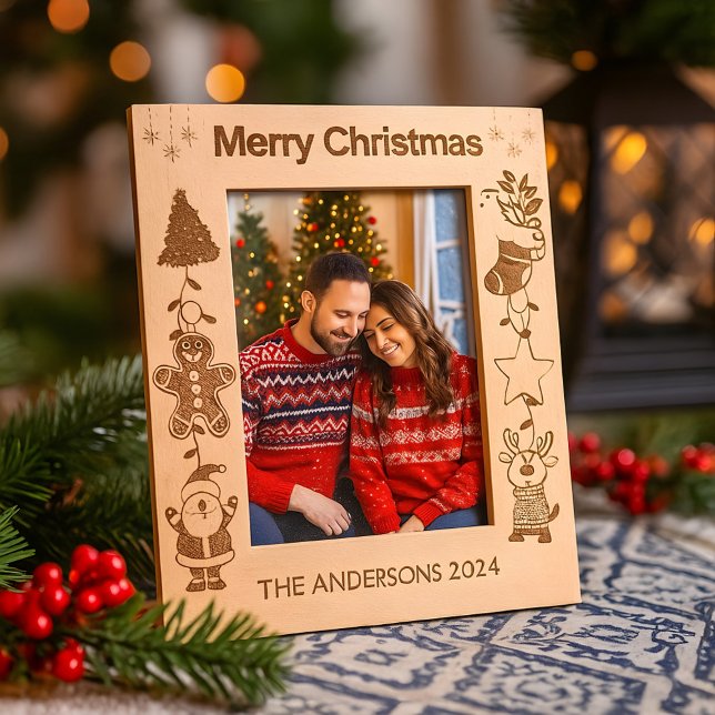 Personalisierter Familienname Frohe Weihnachtsfeie Geätzte Rahmen (Von Creator hochgeladen)