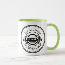 Personalisierter Familienname im Retro-Logo Tasse