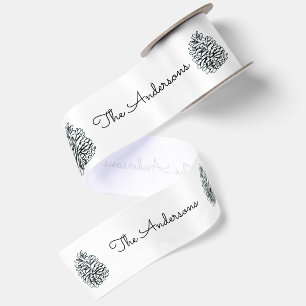 Personalisierter Familienname Kiefernzapfen Weihna Satinband