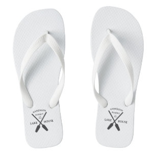 Personalisierter Familienname Lake House Flip Flops