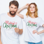 Personalisierter Familienname T-Shirt<br><div class="desc">Freuen Sie sich auf das festliche Weihnachts-T - Shirt der Familie. Ideal,  um der ganzen Familie ein Weihnachtsgeschenk zu machen! Ideal für Familienurlaub oder große Ansammlungen!</div>