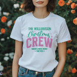 Personalisierter Familienname Weihnachten passt Ro T-Shirt<br><div class="desc">Feiern Sie die Urlaubssaison mit einem personalisierten "Weihnachts-Crew"-T - Shirt! Dieses festliche Design eignet sich perfekt für Ansammlungen, Weihnachts-Party oder Urlaubsfotos. Passen Sie es mit Ihrem Familiennamen an, um einen lustigen, unvergesslichen Sake zu erhalten. Der spielerische Mix aus kühnen Typografien und skurrilen Schriften fügt den traditionellen Weihnachtsfarben eine moderne Drehung...</div>