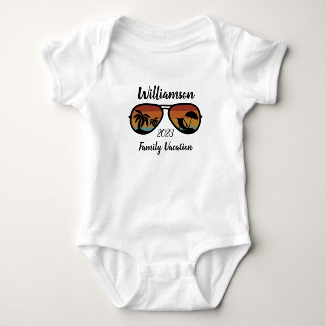 Personalisierter Familienurlaub Baby Strampler (Vorderseite)