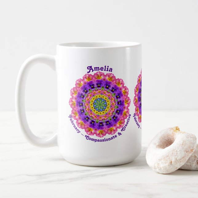 Personalisierter Februar Geburtsmonat Blume Violet Kaffeetasse (Mit Donut)