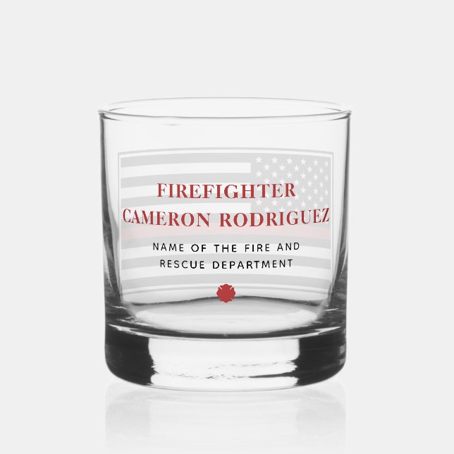 Personalisierter Feuerwehrhelfer mit dünner roter  Whiskyglas (Rückseite)