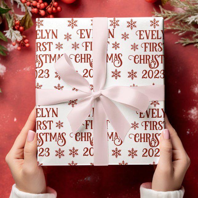 Personalisierter First Christmas Text Geschenkpapier (Von Creator hochgeladen)