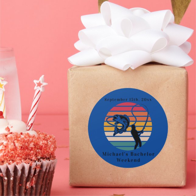 Personalisierter Fischfang Bachelor Weekend Runder Aufkleber (Party)