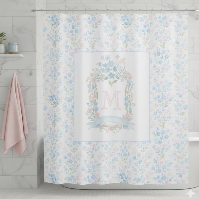 Personalisierter floraler Monogramm-Duschvorhang Duschvorhang (elegant girly preppy grandmillennial floral crest shower curtain with custom monogram initial)