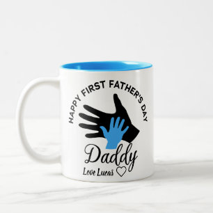 Personalisierter glücklicher Erster Vatertag 2024 Zweifarbige Tasse